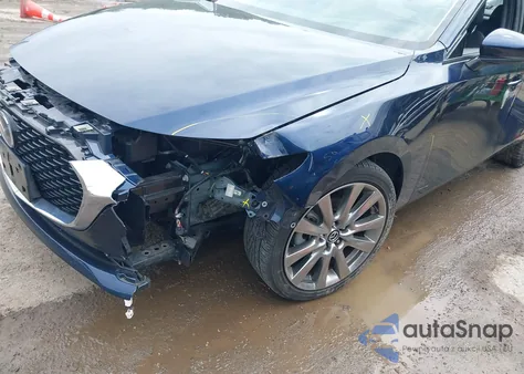 2022 Mazda Mazda3 Premium z USA, uszkodzony, nr VIN 3MZBPADLXNM301066